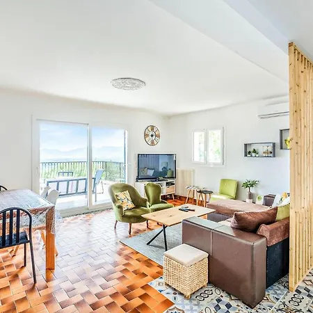 Cozy In With Kitchen Holiday home Roquebrune-sur-Argens